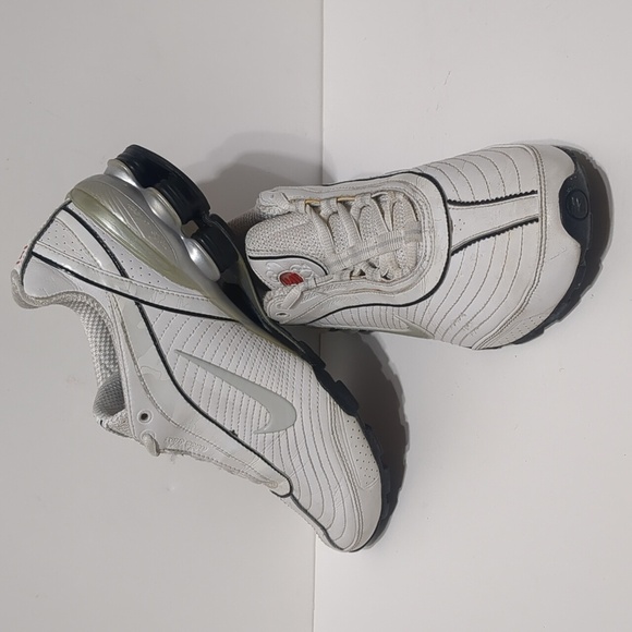 NIKE WOMENS SHOX WHITE/ BLACK leather SIZE 8.5 RARE RUNNING SHOES - Picture 5 of 10